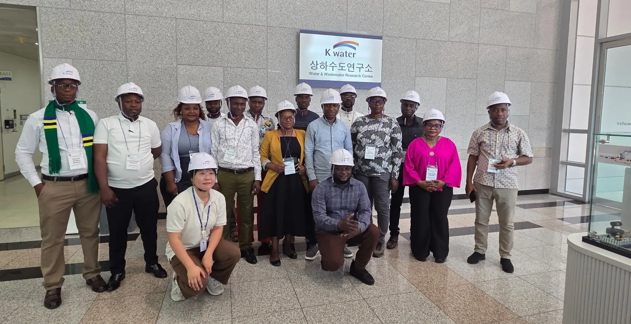Watumishi wa IRUWASA walipotembelea eneo la kufanyia utafiti wa uzalishaji na usambazaji maji unaofanywa na shirika la Maji la K-WATER nchini Korea kusini